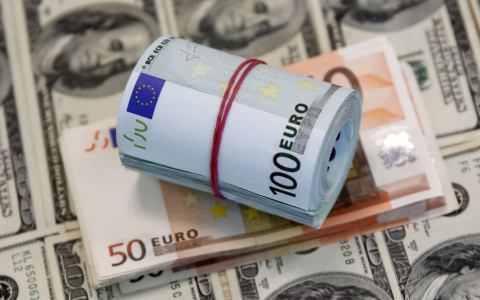 Euro prek nivelin me te ulet qe nga shkurti i 2020: Shkak efekti sezonal